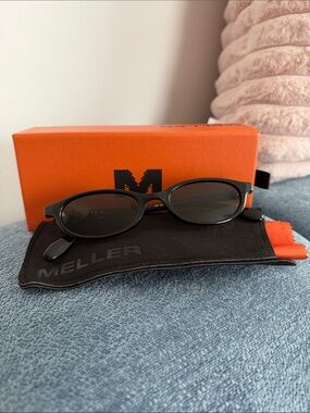 MELLER Black Oval Sunglasses